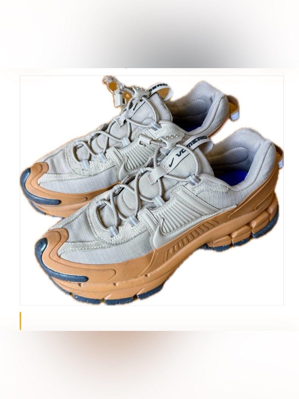 Nike Air Zoom Vomero Roam 'Flax'
Gold/Khaki women 7.5